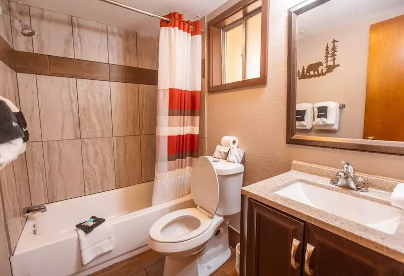 اتاق استاندارد با تخت بزرگ, Brookside Lodge