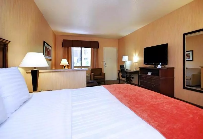 سوئیت برای معلولان, Best Western San Dimas Hotel & Suites