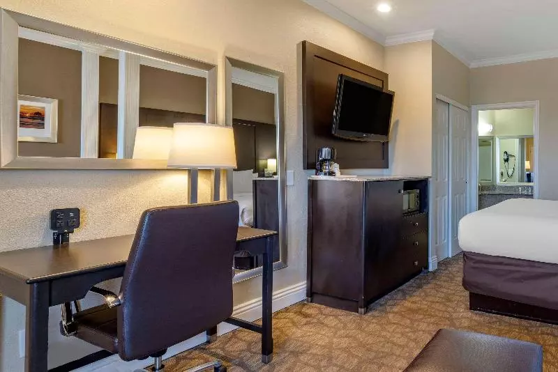 Sviitti King-vuode, Comfort Inn & Suites Huntington Beach