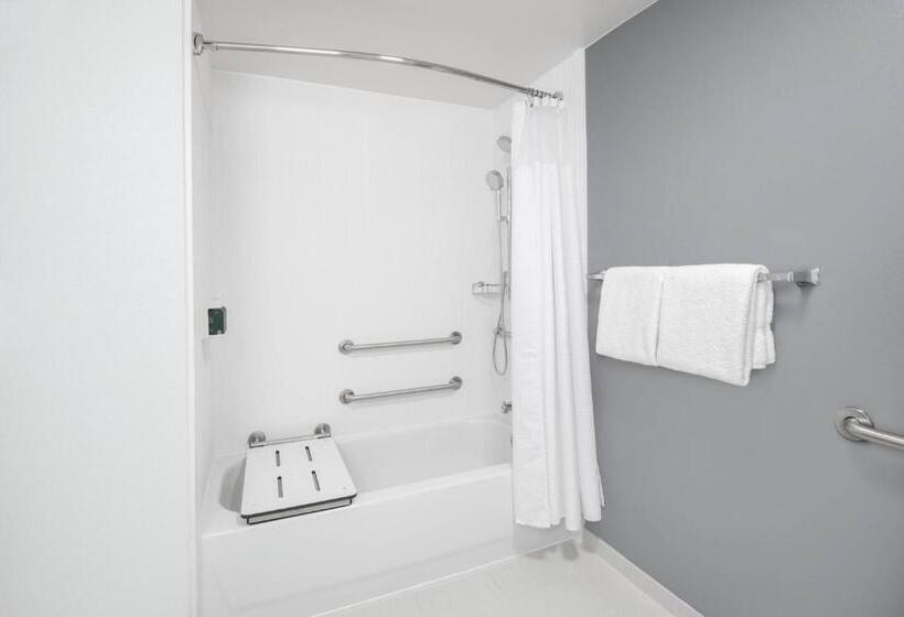 חדר סטנדרט שתי מיטות זוגיות, Courtyard By Marriott Augusta