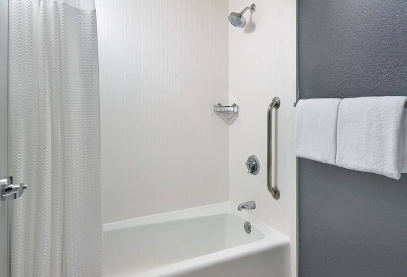 חדר סטנדרט שתי מיטות זוגיות, Courtyard By Marriott Augusta