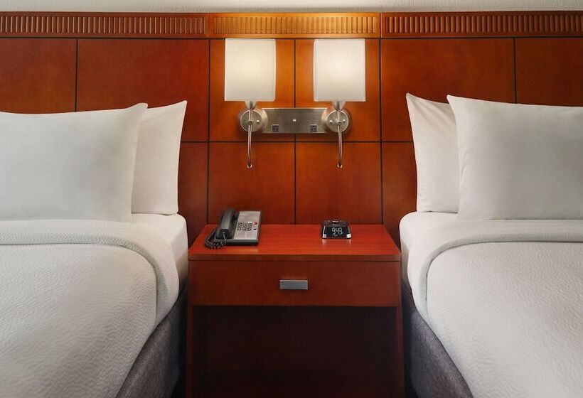 חדר סטנדרט שתי מיטות זוגיות, Courtyard By Marriott Augusta