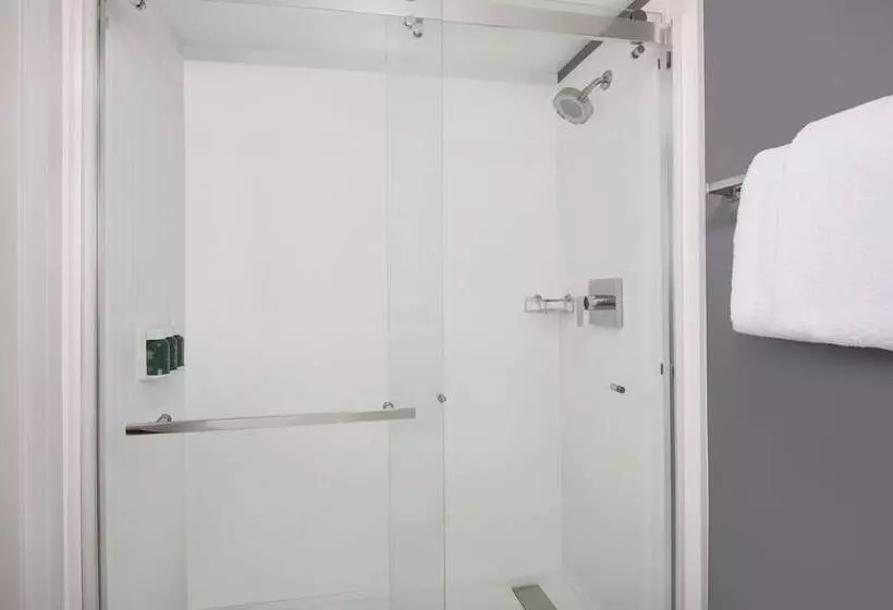 Sviitti Liikuntarajoitteisille, Courtyard By Marriott Augusta