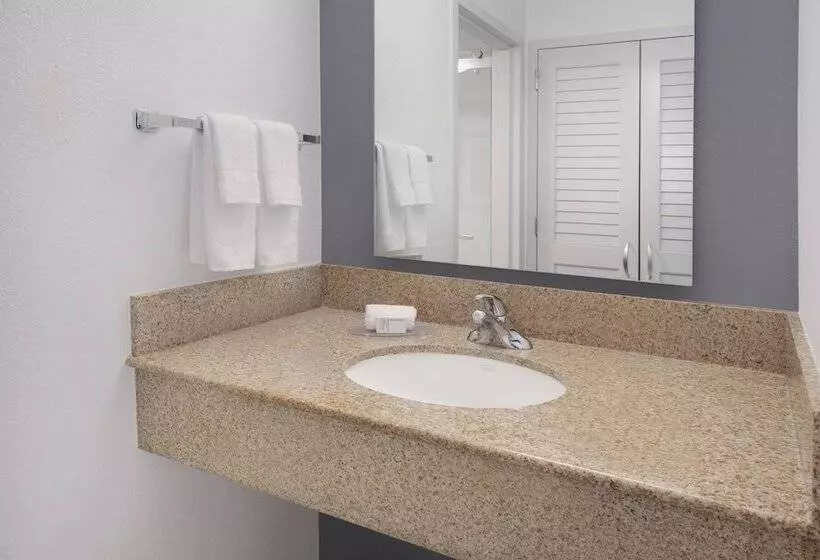 Sviitti Liikuntarajoitteisille, Courtyard By Marriott Augusta