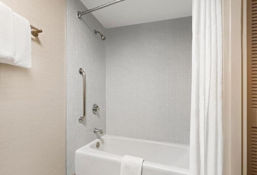 غرفه قياسيه سريرين مزدوجين, Super 8 By Wyndham Dallas Love Field Airport