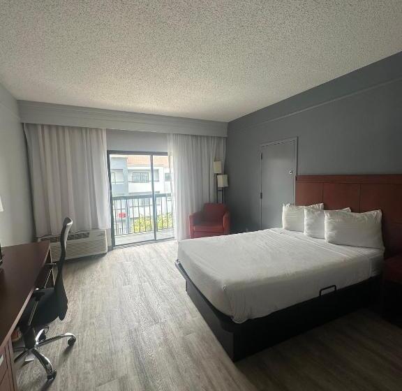 غرفة قياسية سرير كينج لذوى الإحتياجات الخاصة, Super 8 By Wyndham Dallas Love Field Airport