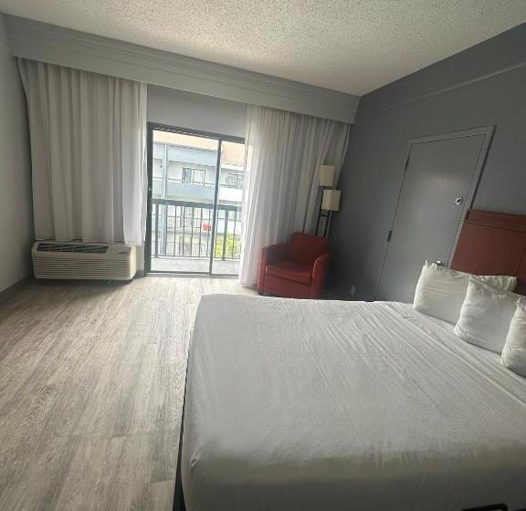 غرفة قياسية سرير كينج لذوى الإحتياجات الخاصة, Super 8 By Wyndham Dallas Love Field Airport