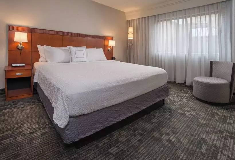 スイート, Courtyard By Marriott Fairfax Fair Oaks