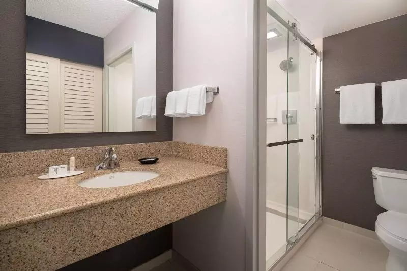 سوئیت با تخت بزرگ, Courtyard Fremont Silicon Valley