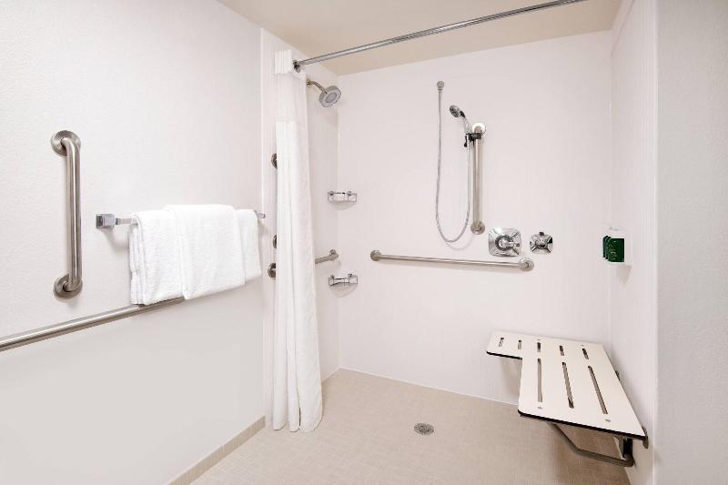 חדר סטנדרט, Courtyard By Marriott Savannah Midtown