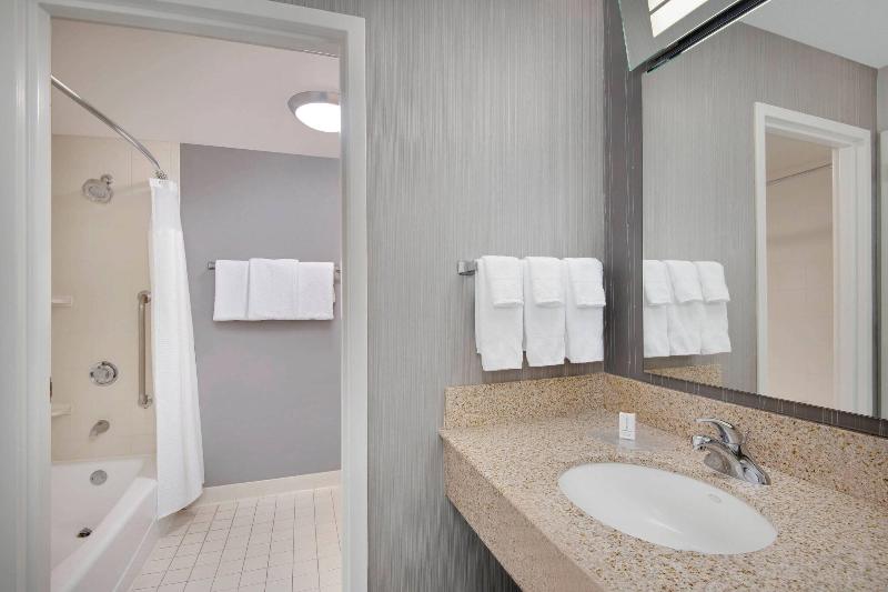 스탠다드 룸, Courtyard By Marriott Savannah Midtown