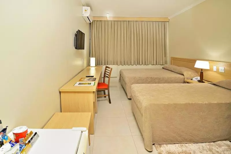 Standard-huone King-vuode, Courtyard By Marriott Savannah Midtown