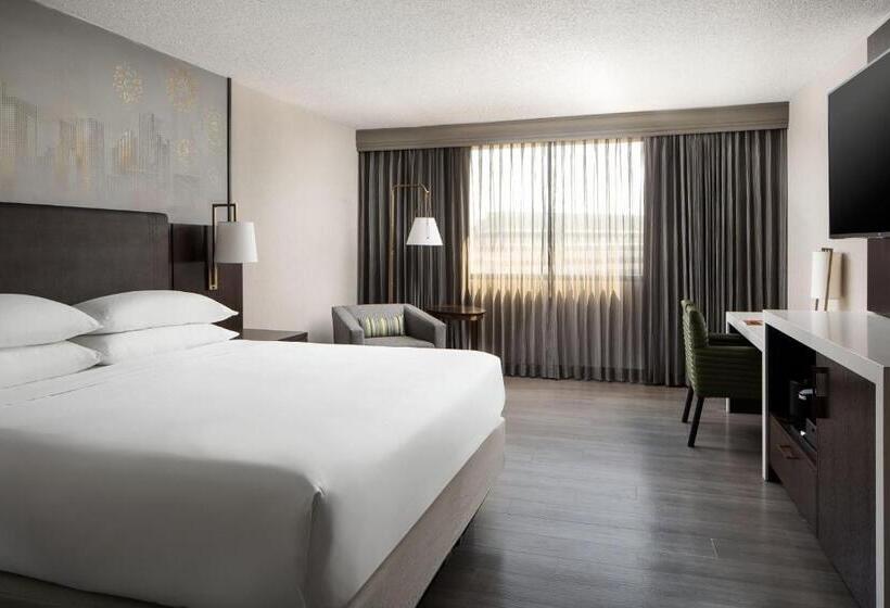 身障者適用キングサイズベッドルーム, Dallas Addison Marriott Quorum By The Galleria