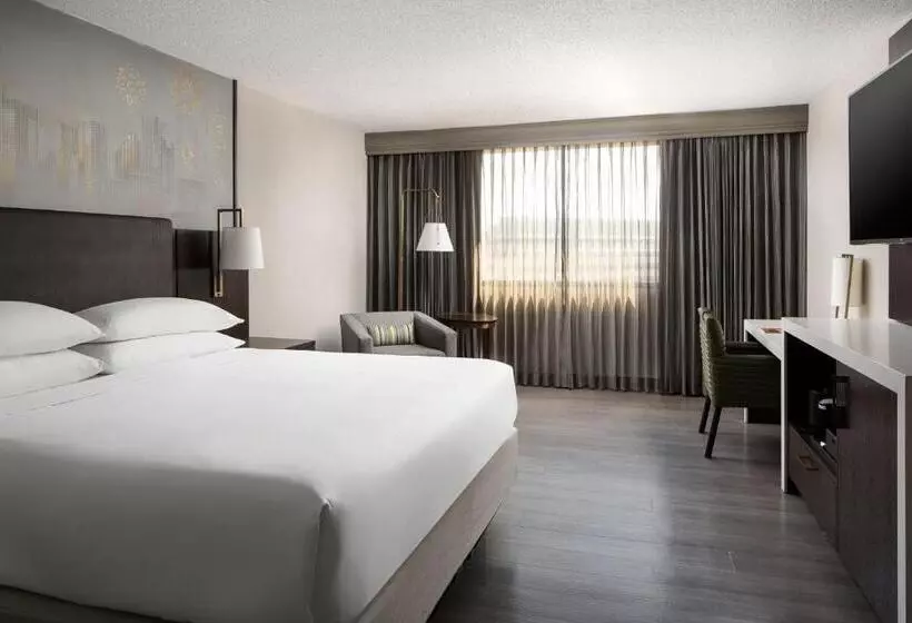اتاق استاندارد با تخت بزرگ برای معلولان, Dallas Addison Marriott Quorum By The Galleria