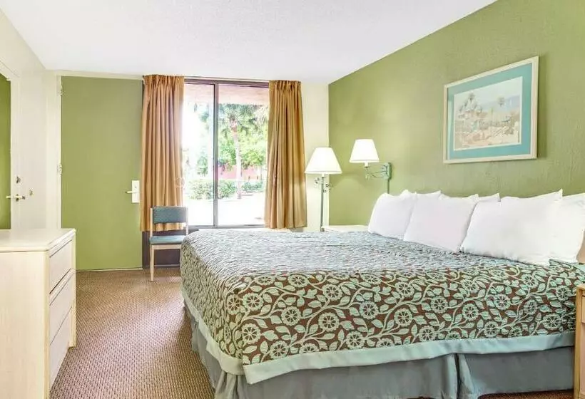 キングサイズベッドのスタンダードルーム, Days Inn By Wyndham Bradenton  Near The Gulf