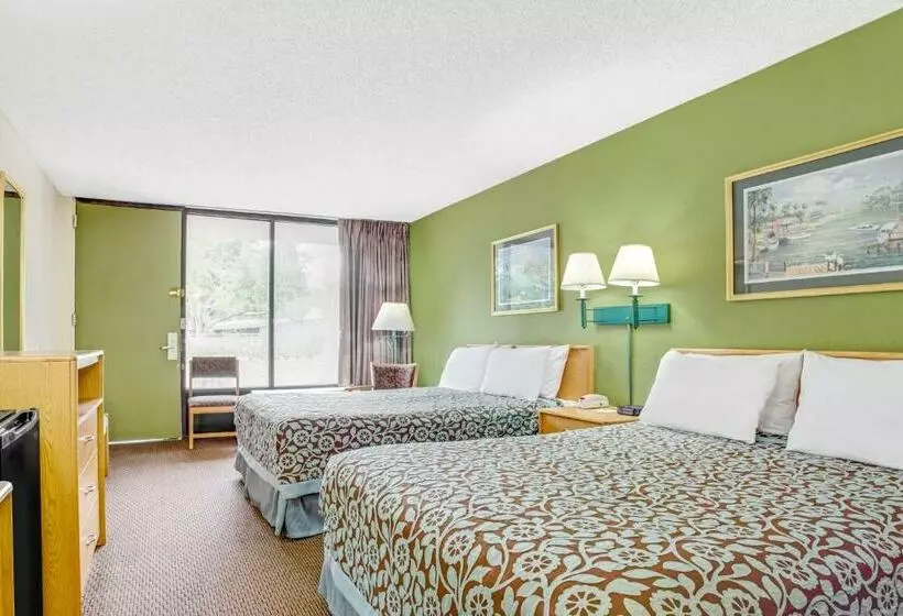２ダブルベッドのスタンダードルーム, Days Inn By Wyndham Bradenton  Near The Gulf