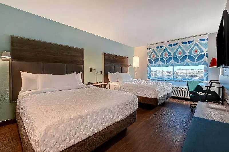 身障者適用キングサイズベッドルーム, Days Inn By Wyndham Bradenton  Near The Gulf