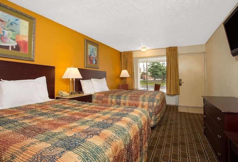 Номер Стандарт 2 Двуспальные Кровати, Days Inn By Wyndham Chester