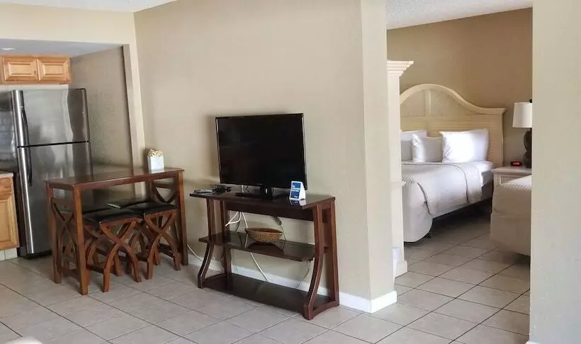 Standard-studio, Days Inn By Wyndham Cocoa Cruiseport West At I95/524