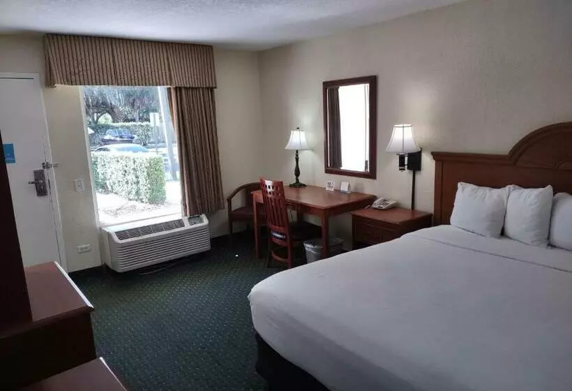 身障者適用キングサイズベッドルーム, Days Inn By Wyndham Port Charlotte Town Center