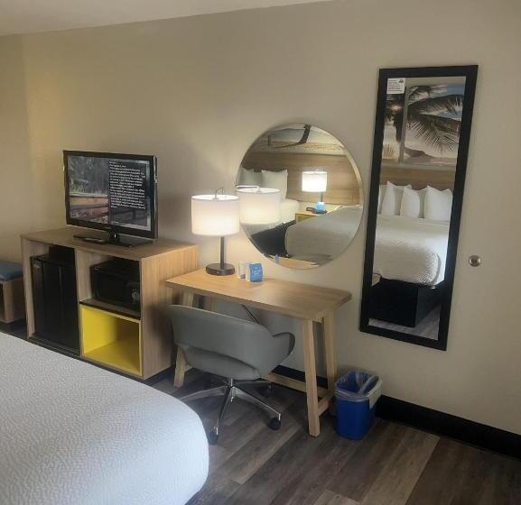 غرفة قياسية سرير كينج, Days Inn By Wyndham Port Charlotte Town Center