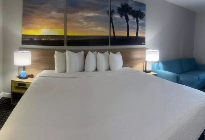 キングサイズベッドのエクゼクティブルーム, Days Inn By Wyndham Port Charlotte Town Center
