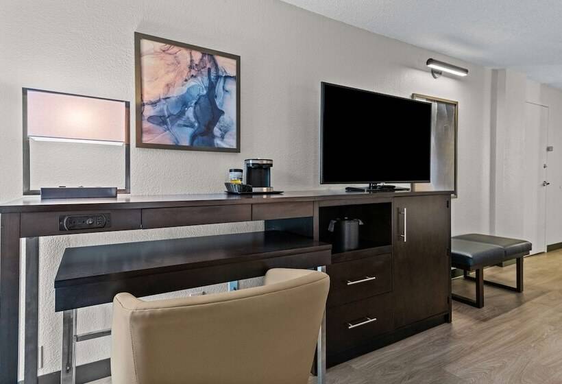 Номер Стандарт 2 Двуспальные Кровати, Doubletree By Hilton Raleigh Midtown, Nc