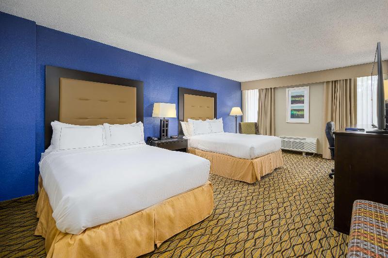 Номер Стандарт Адаптированный для Инвалидов, Doubletree By Hilton Raleigh Midtown, Nc