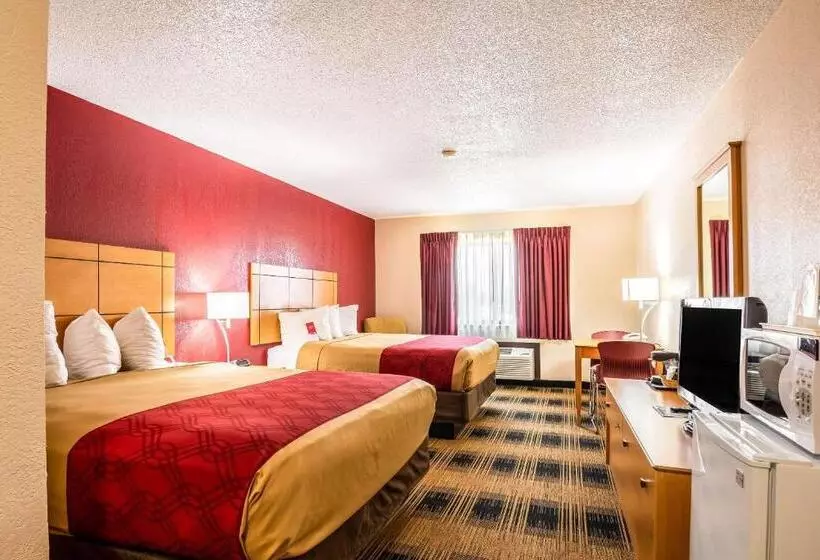 スイート, Econo Lodge At Wanamaker