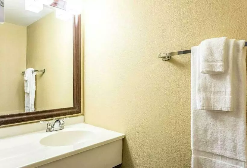 ２ダブルベッドのスタンダードルーム, Americas Best Value Inn Fredonia Ny