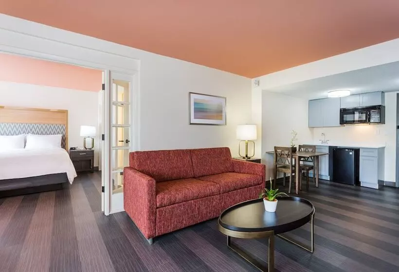 スイート, Holiday Inn Timonium, An Ihg