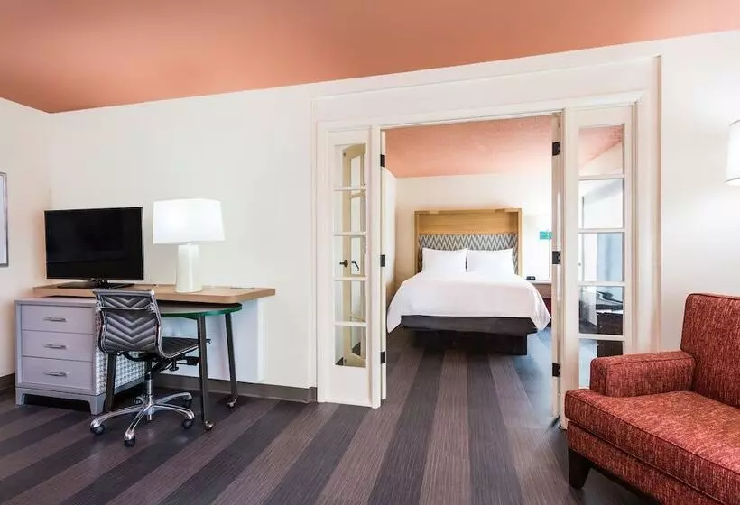 スイート, Holiday Inn Timonium, An Ihg