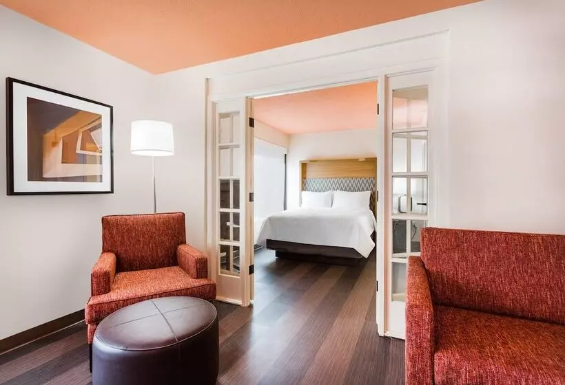 スイート, Holiday Inn Timonium, An Ihg