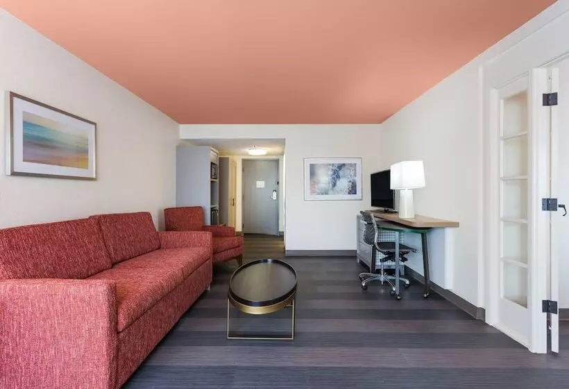 スイート, Holiday Inn Timonium, An Ihg