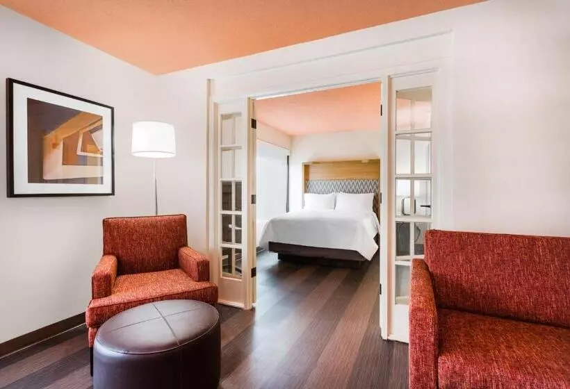 デラックススイート, Holiday Inn Timonium, An Ihg