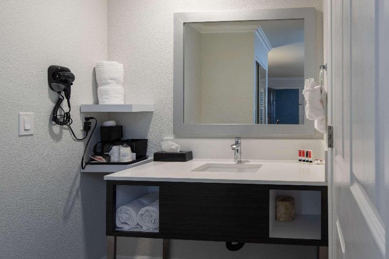 غرفة قياسية سرير كينج, Rodeway Inn Milpitas Near Great Mall