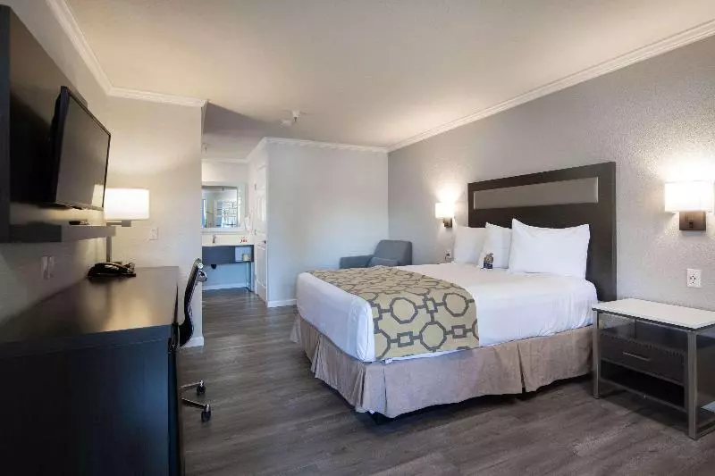 اتاق استاندارد با تخت بزرگ برای معلولان, Rodeway Inn Milpitas Near Great Mall