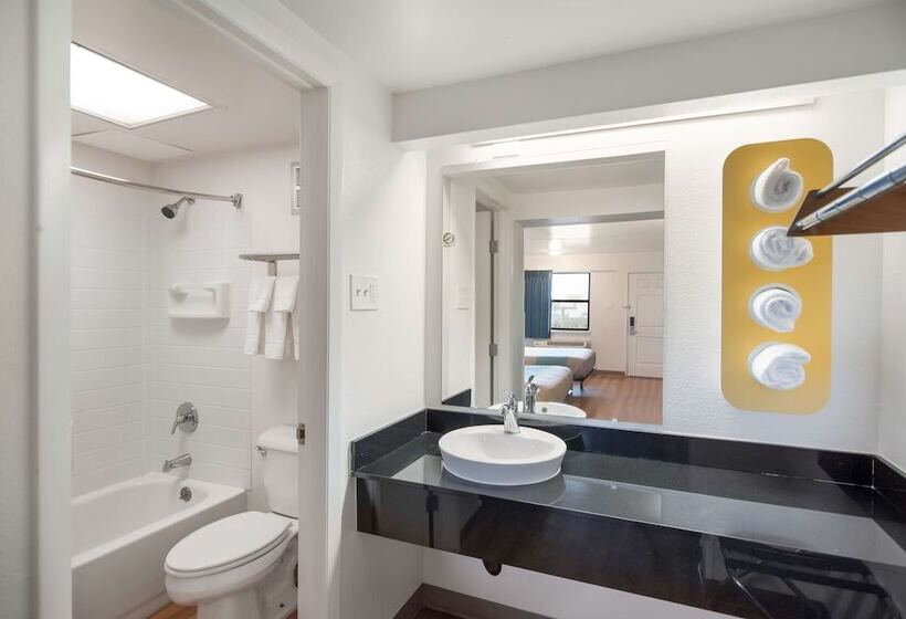 اتاق لوکس, Motel 6 Colorado Springs, Co   Air Force Academy