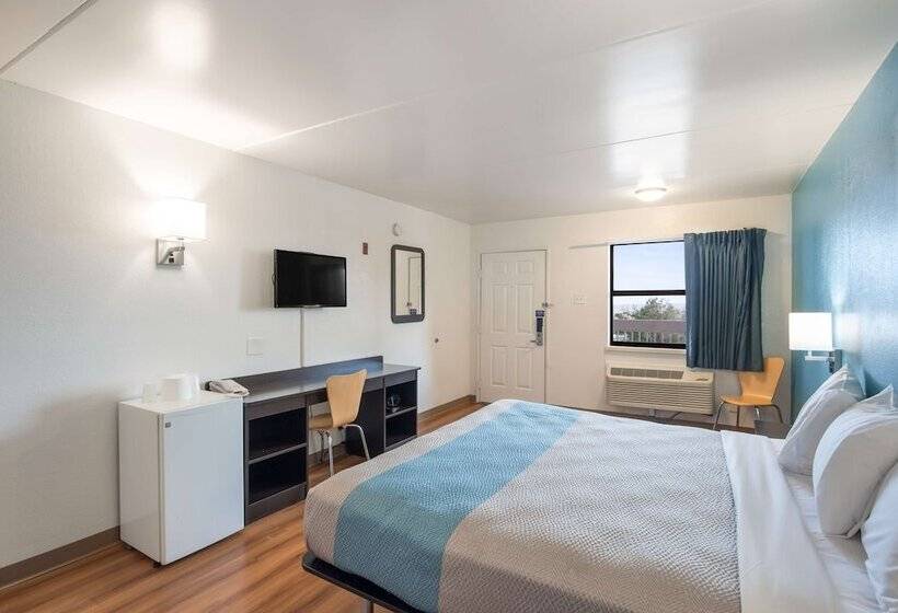 Номер Deluxe, Motel 6 Colorado Springs, Co   Air Force Academy