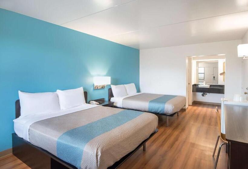 اتاق استاندارد برای معلولان, Motel 6 Colorado Springs, Co   Air Force Academy