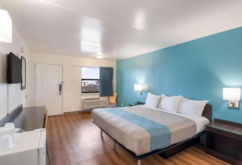 Стандартный Номер Кровать Кинг, Motel 6 Colorado Springs, Co   Air Force Academy