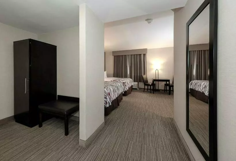 レイクビューデラックスルーム, Red Roof Inn & Suites Newburgh   Stewart Airport West Point