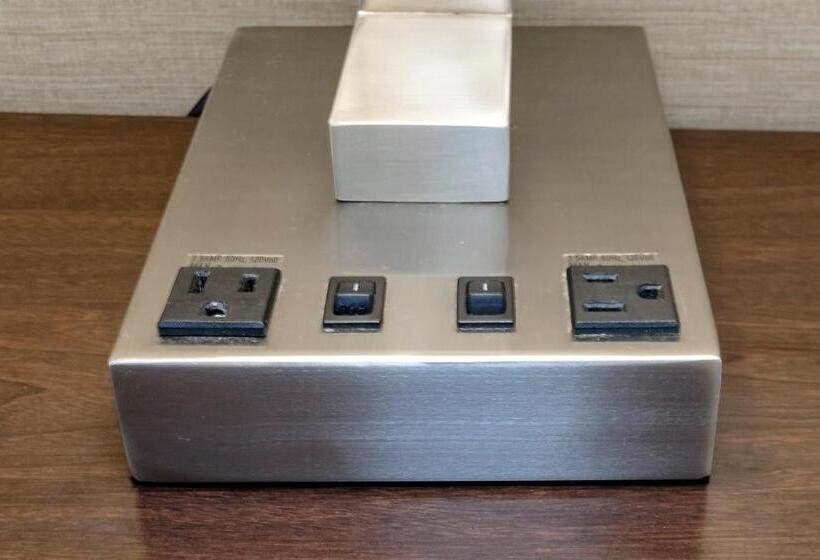 带大床的豪华间, Red Roof Inn & Suites Newburgh   Stewart Airport West Point