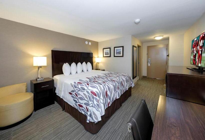 Номер Deluxe Кровать Кинг, Red Roof Inn & Suites Newburgh   Stewart Airport West Point