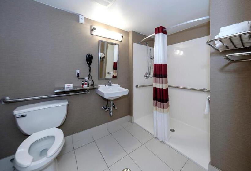 Номер Deluxe Адаптированный для Инвалидов, Red Roof Inn & Suites Newburgh   Stewart Airport West Point