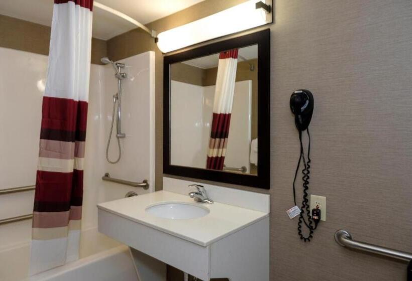 适合残疾人士使用的套间, Red Roof Inn & Suites Newburgh   Stewart Airport West Point