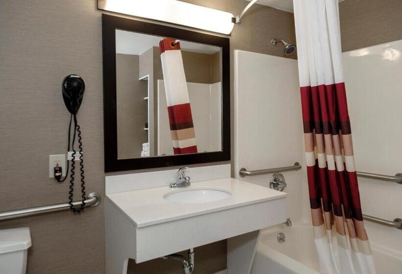 适合残疾人士使用的套间, Red Roof Inn & Suites Newburgh   Stewart Airport West Point