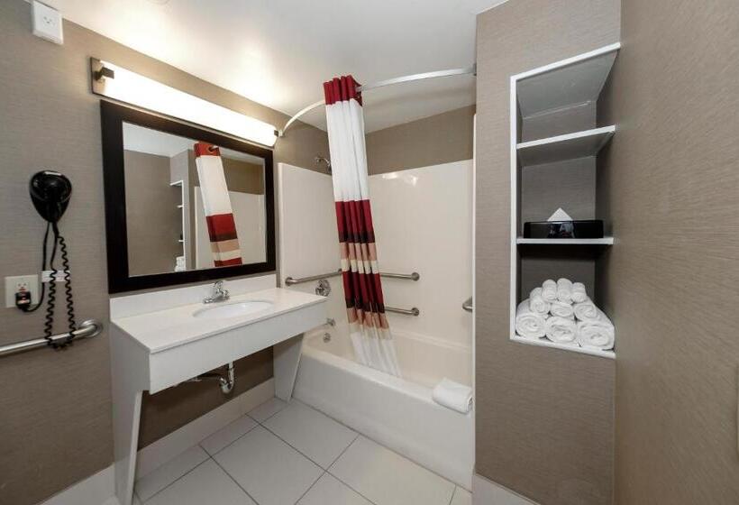 Люкс Адаптированный для Инвалидов, Red Roof Inn & Suites Newburgh   Stewart Airport West Point