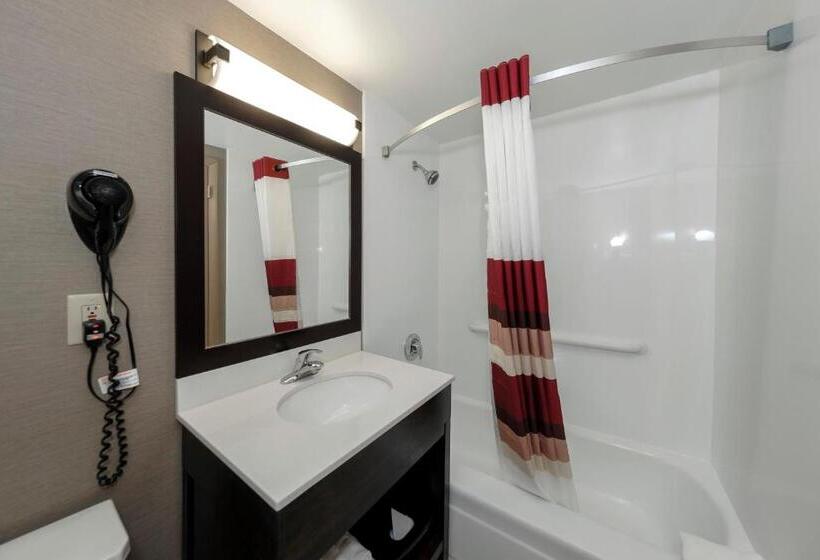 适合残疾人士使用的套间, Red Roof Inn & Suites Newburgh   Stewart Airport West Point