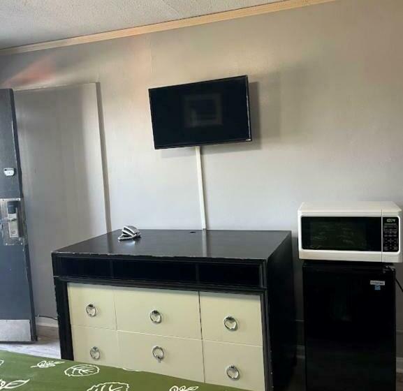 キングサイズベッドのデラックスルーム, Edgebrook Motel